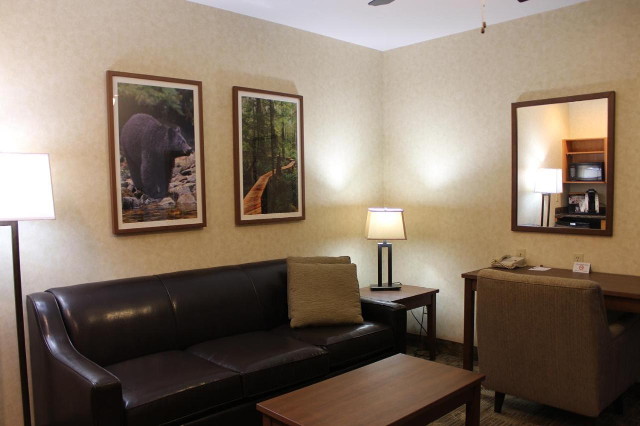 Best Western Plus Valemount Inn & Suites Exterior photo