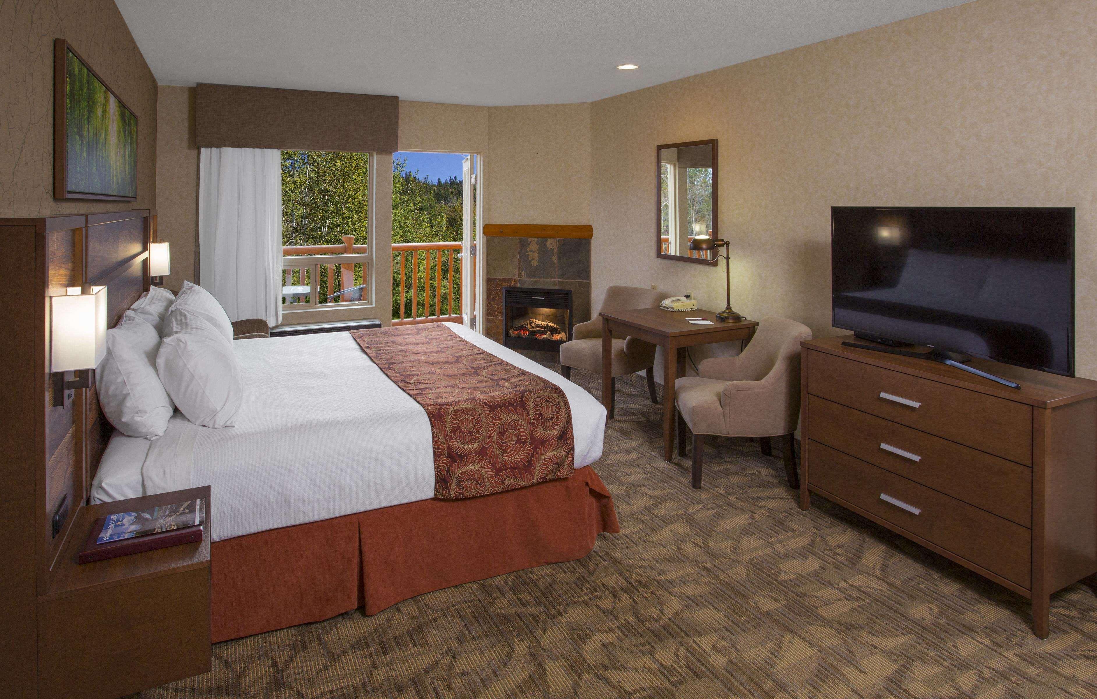 Best Western Plus Valemount Inn & Suites Exterior photo