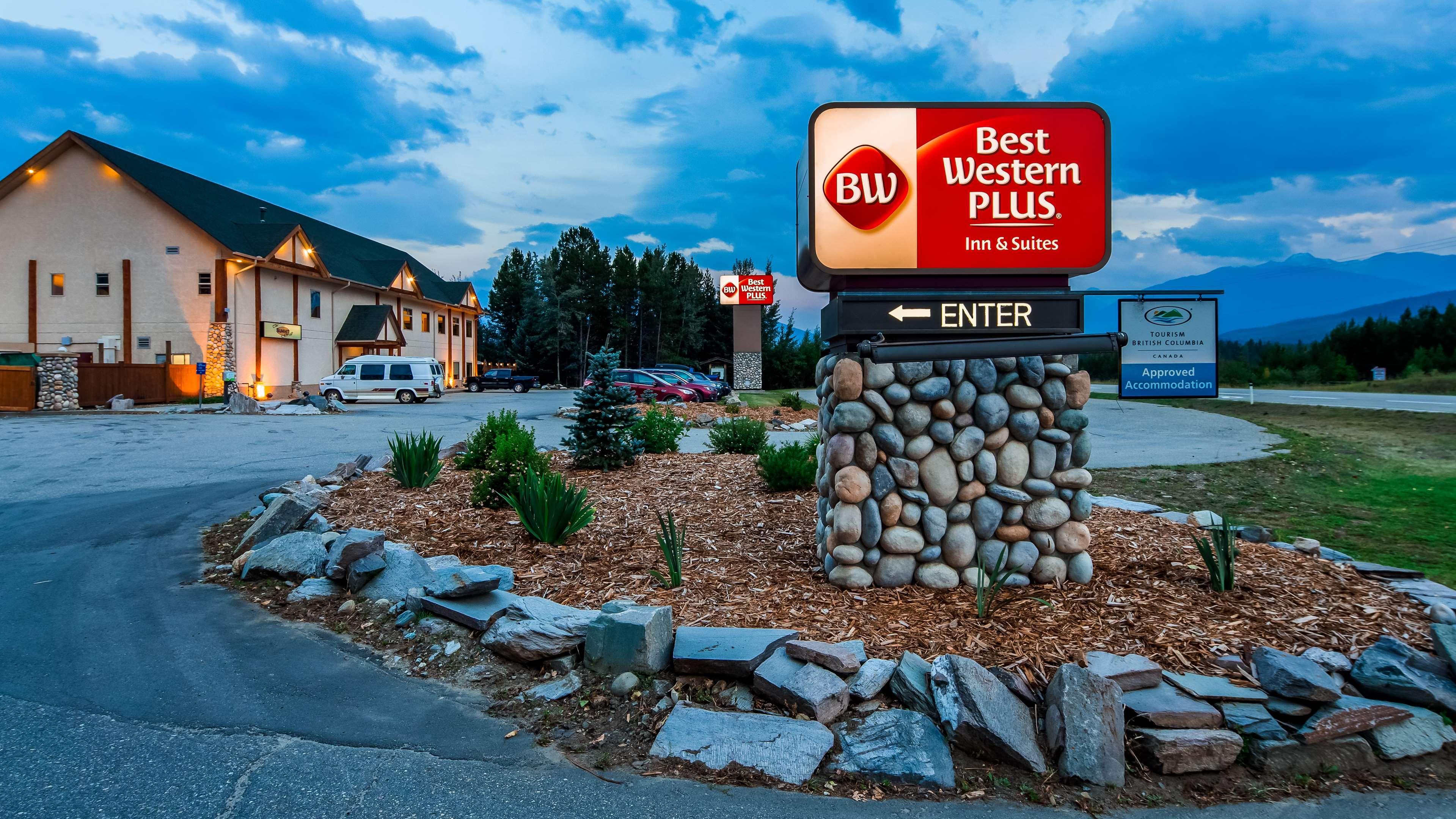 Best Western Plus Valemount Inn & Suites Exterior photo