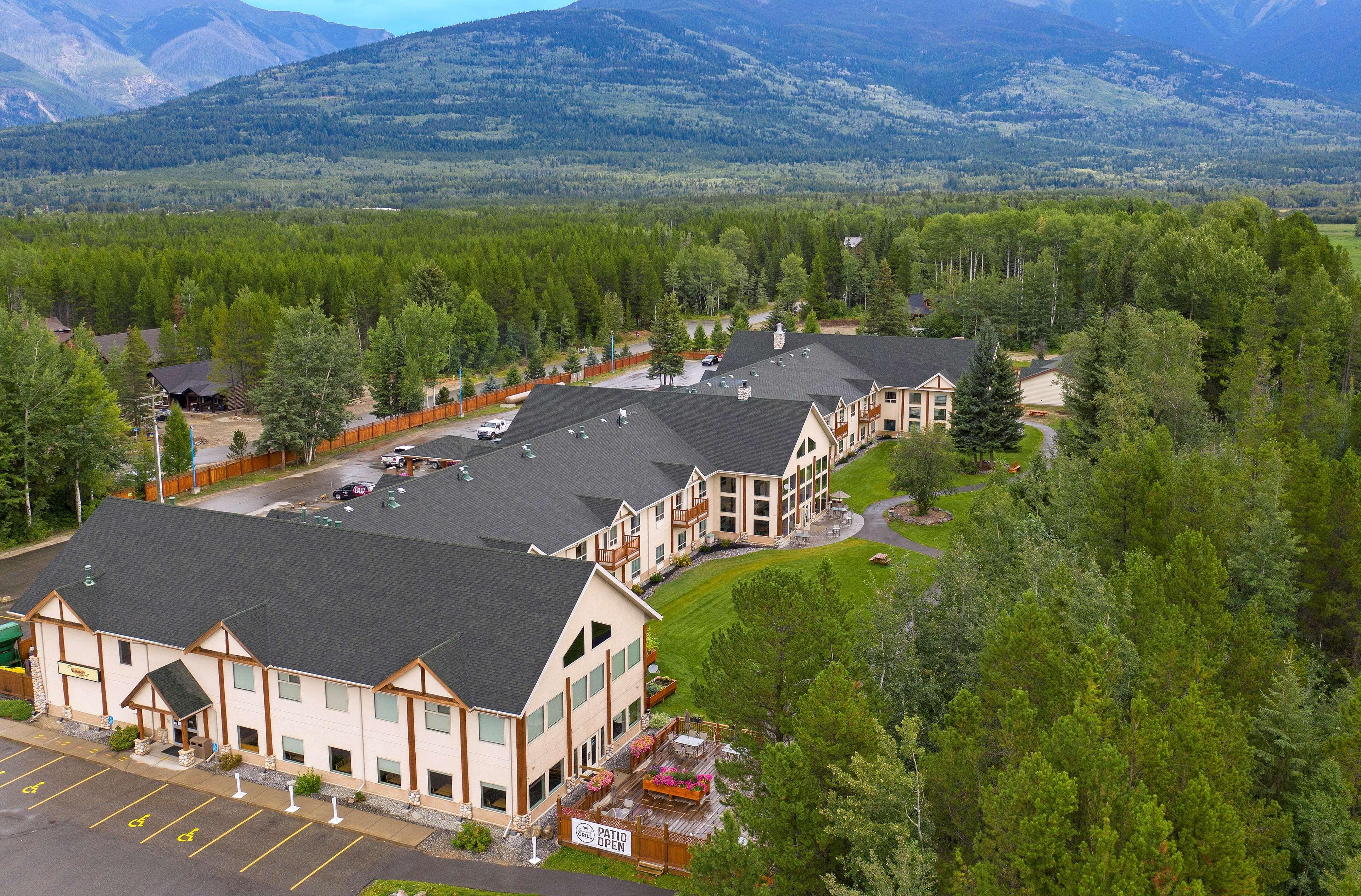 Best Western Plus Valemount Inn & Suites Exterior photo