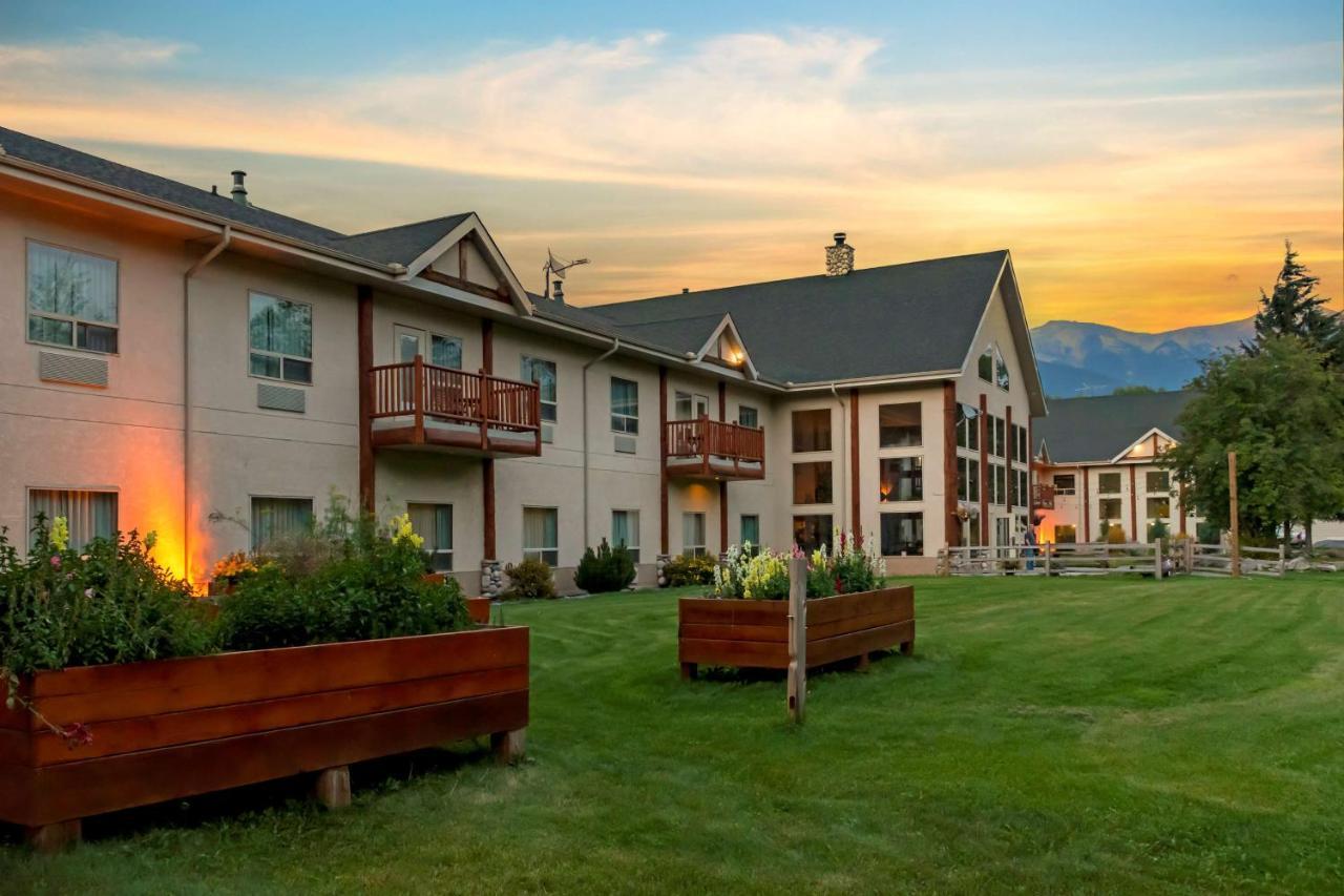 Best Western Plus Valemount Inn & Suites Exterior photo