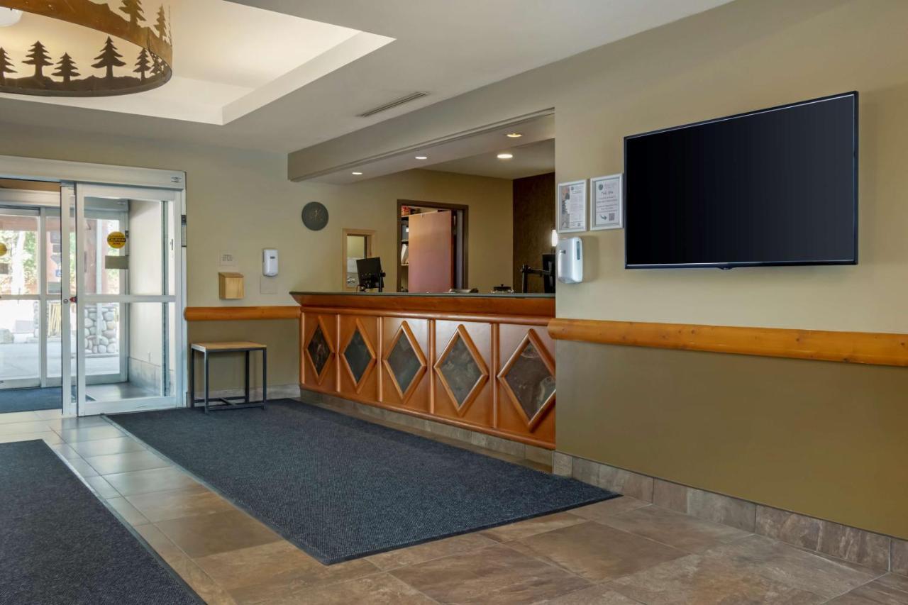 Best Western Plus Valemount Inn & Suites Exterior photo