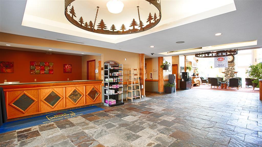 Best Western Plus Valemount Inn & Suites Exterior photo